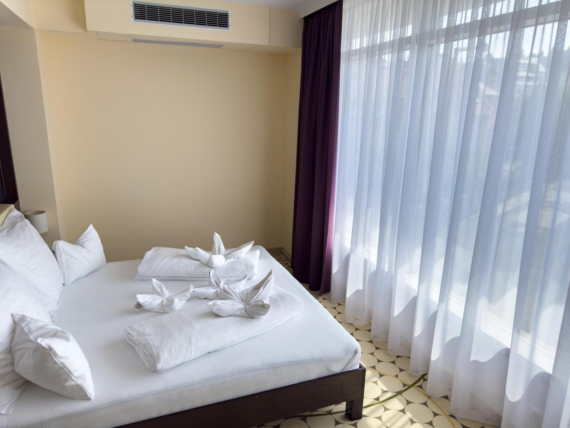 Hotel Aurora Μίσκολτς Εξωτερικό φωτογραφία