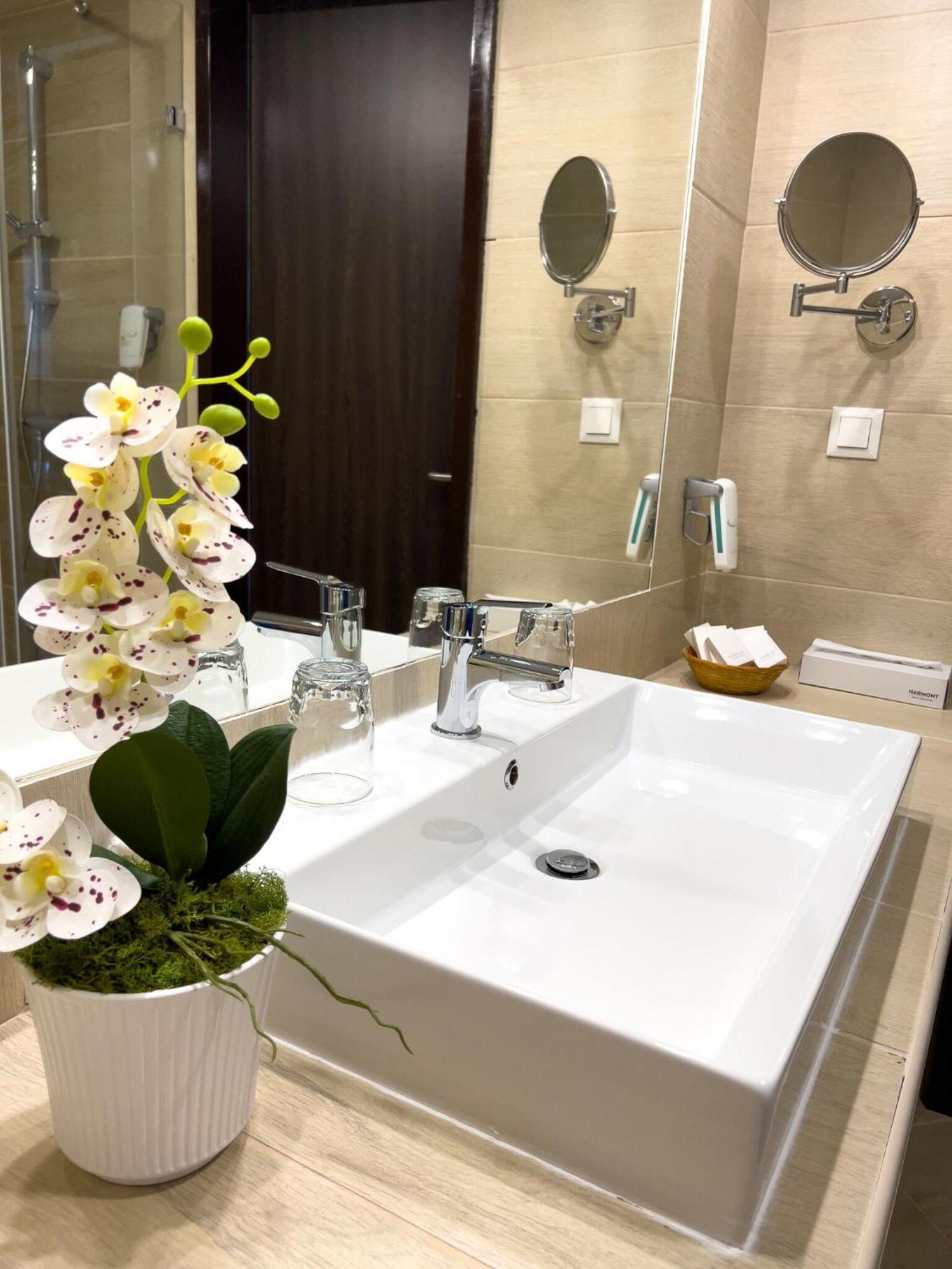Hotel Aurora Μίσκολτς Εξωτερικό φωτογραφία