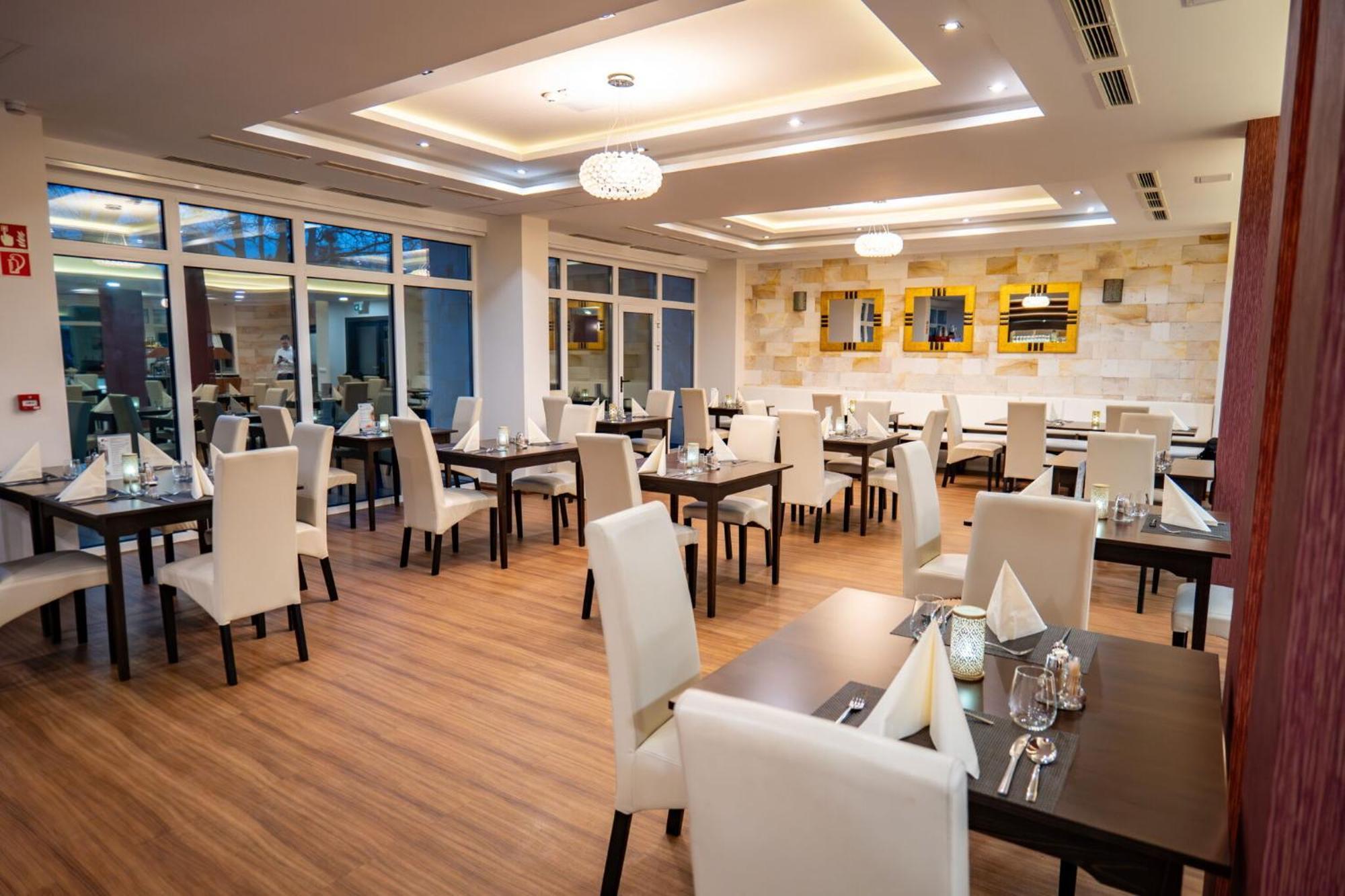 Hotel Aurora Μίσκολτς Εξωτερικό φωτογραφία