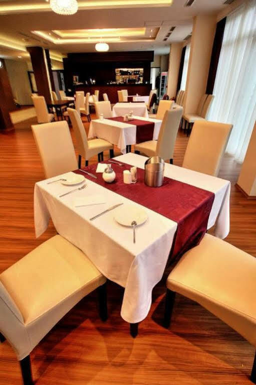 Hotel Aurora Μίσκολτς Εξωτερικό φωτογραφία